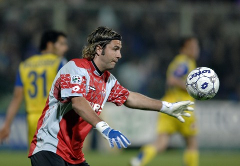 赢取超值枪械、公测限定时装福利！《七日世